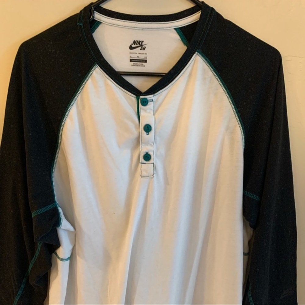 Men’s XL Nike SB Dri Fit 3/4 sleeve Henley Shirt